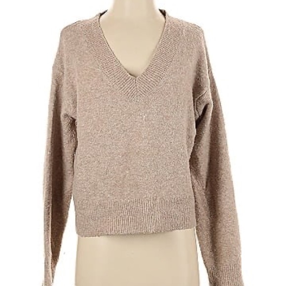 Universal Thread Pullover Polyester Sweater - Picture 4 of 4